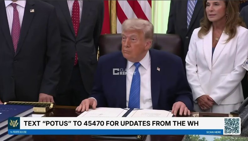 "Я нікуди не поспішаю", - Трамп заявив, що Іран не зможе перемогти США, тому Тегеран має підняти "білий прапор капітуляції" "Я нікуди не поспішаю", - Трамп заявив, що Іран не зможе перемогти США, тому Тегеран має підняти "білий прапор капітуляції"